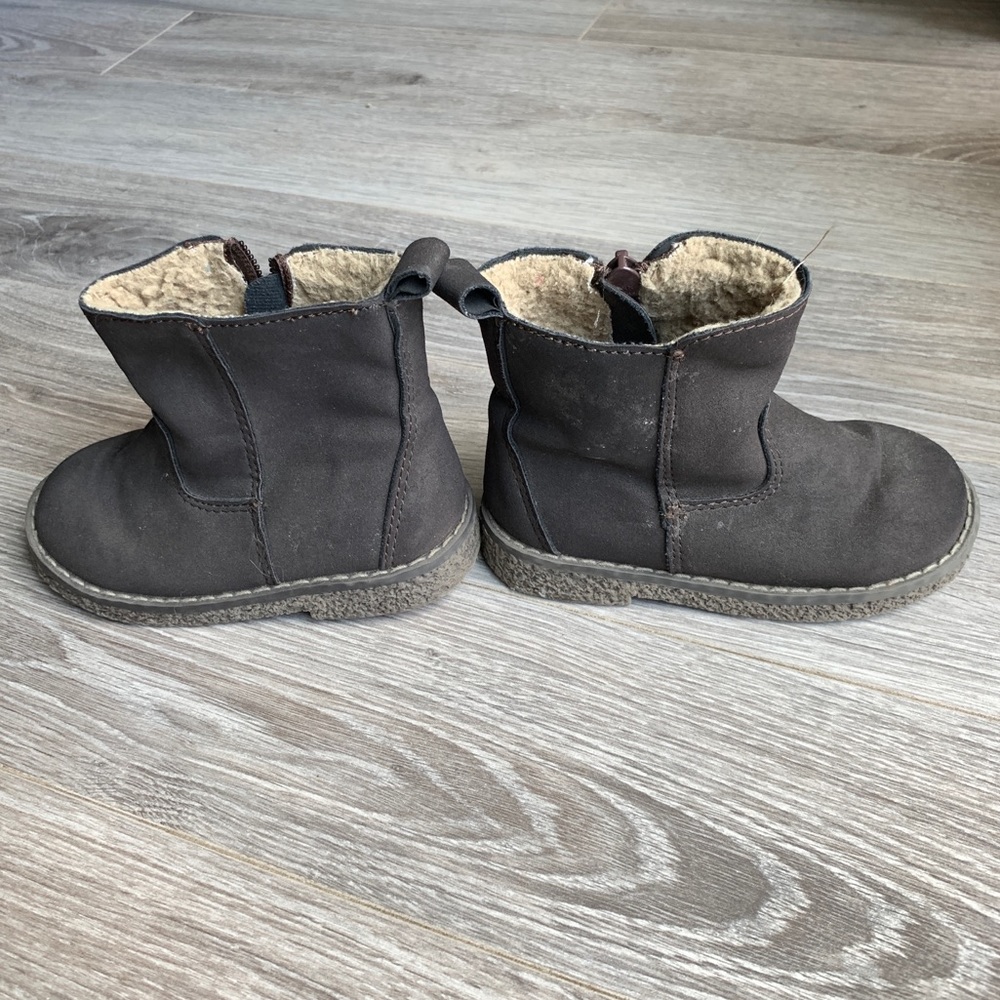 Gap brown suede Chelsea Boots